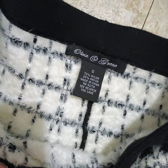 OLIVIA & GRACE Black & White Geometric Grid Fuzzy Coquette Circle Mini Skirt S - Picture 3 of 3